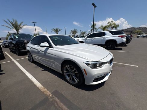 Used 2017 BMW 330i Sedan RWD image 2
