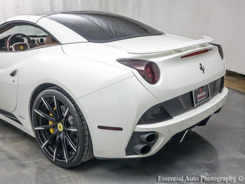Used 2012 Ferrari California image 9