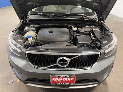 Used 2019 Volvo XC40 T5 Momentum image 9