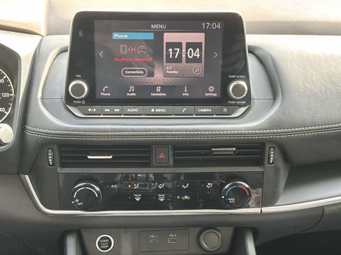 Used 2021 Nissan Rogue S AWD/4WD image 23