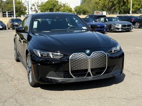 New 2026 BMW i4 eDrive40 w/ Parking Assistance Package RWD image 6