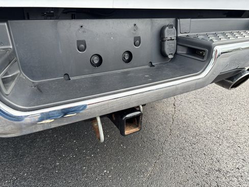 Used 2022 RAM 1500 Laramie AWD/4WD image 11