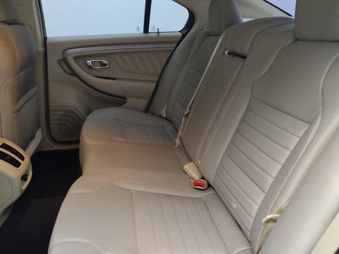 Used 2018 Ford Taurus SE FWD image 18
