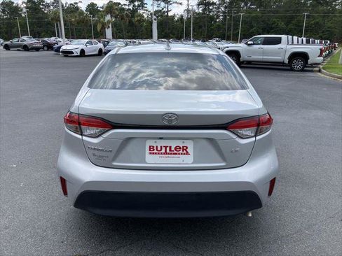 Certified 2025 Toyota Corolla LE FWD image 4