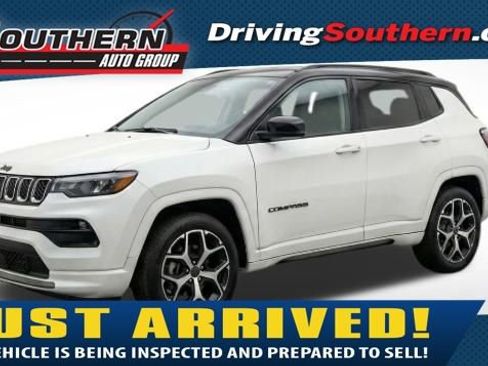Used 2025 Jeep Compass Limited AWD/4WD image 1