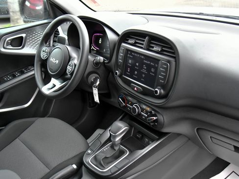 Used 2024 Kia Soul LX w/ Option Group 015 image 35