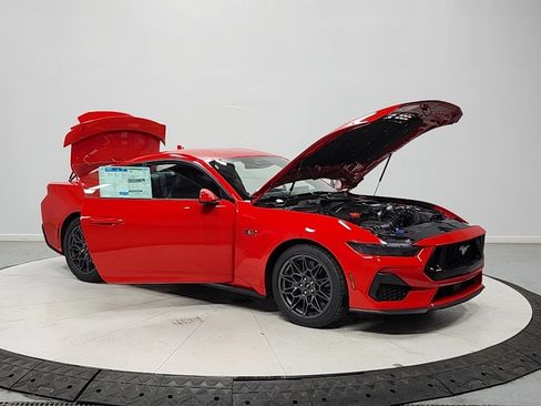 New 2026 Ford Mustang GT Premium w/ GT Performance Package RWD image 9