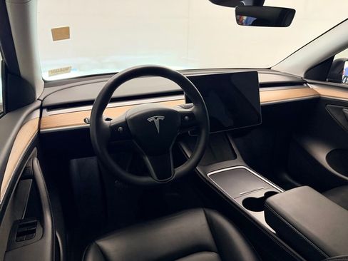 Used 2025 Tesla Model Y Long Range image 14