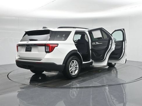 New 2026 Ford Explorer Active RWD image 30