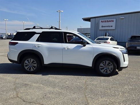 New 2026 Nissan Pathfinder SV image 13