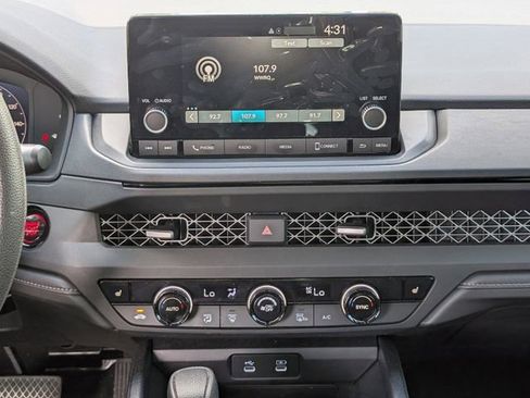 Used 2025 Honda Accord SE image 17