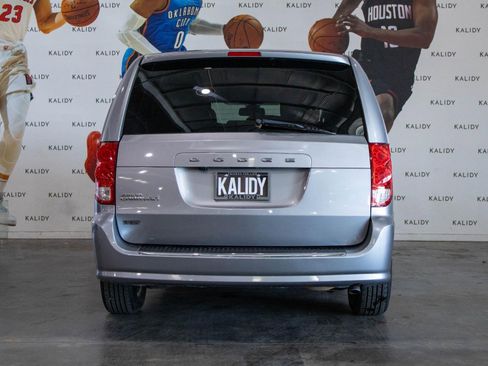 Used 2020 Dodge Grand Caravan SE image 22
