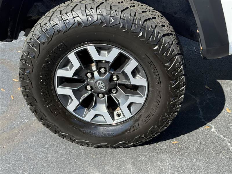 Used 2017 Toyota Tacoma TRD Off-Road w/ Tow Package AWD/4WD image 20