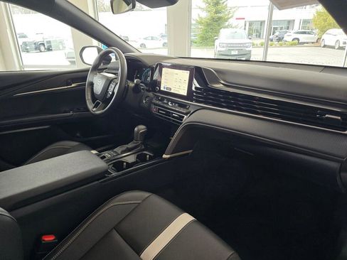 Used 2025 Toyota Camry SE image 46