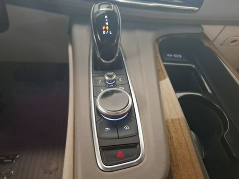 Used 2022 Cadillac Escalade Sport Platinum RWD image 34
