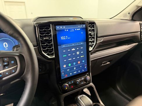 Used 2025 Ford Ranger Lariat w/ Advanced Towing Package image 78