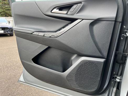 Used 2025 Chevrolet Equinox LT image 18