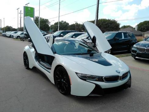 Used 2019 BMW i8 Roadster AWD/4WD image 4