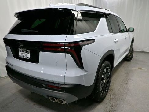 New 2026 Chevrolet Traverse LT w/ Sun and Wheel Package image 3
