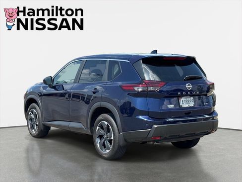 Certified 2026 Nissan Rogue SV AWD/4WD image 4