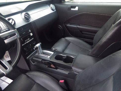 Used 2005 Ford Mustang Premium RWD image 8