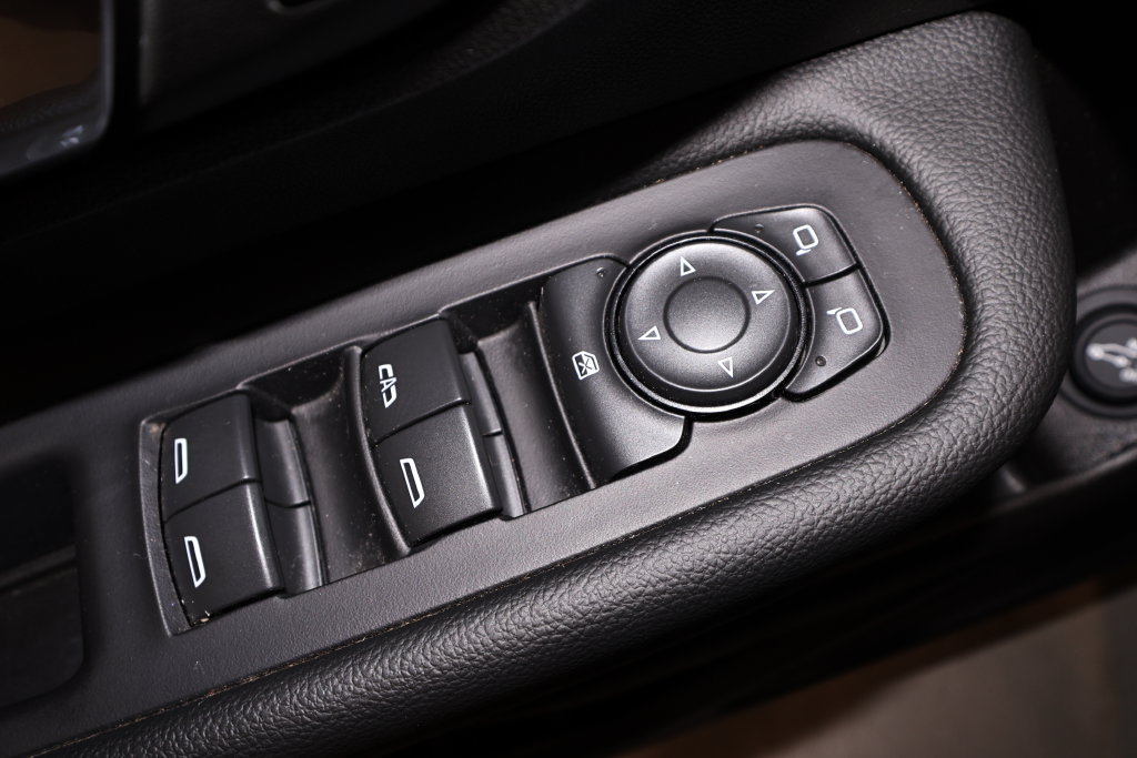 Used 2024 GMC Terrain SLT w/ Elevation Edition AWD/4WD image 12