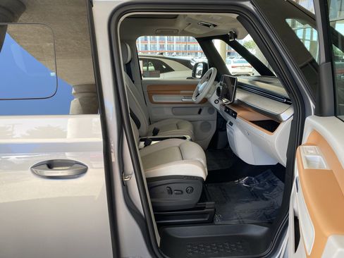 Certified 2025 Volkswagen ID. Buzz 1st Edition RWD image 42