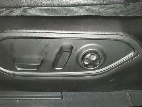 Used 2025 Jeep Grand Cherokee Altitude image 21