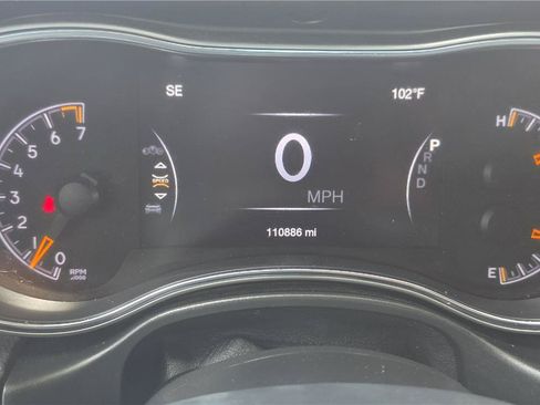 Used 2020 Jeep Grand Cherokee Altitude AWD/4WD image 18