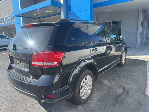 Used 2018 Dodge Journey SXT w/ Connectivity Group FWD image 5