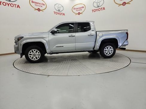 Used 2026 Toyota Tacoma SR5 AWD/4WD image 5