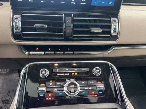 Used 2024 Lincoln Navigator Reserve image 32