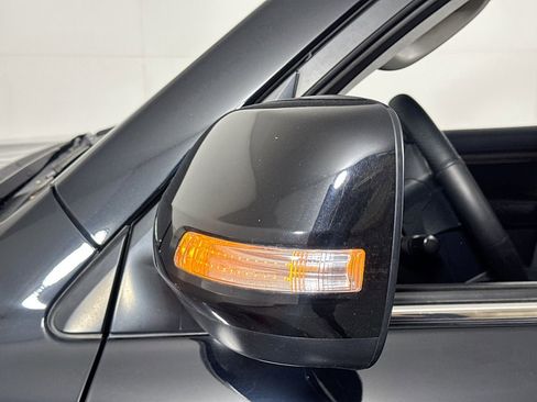 Used 2017 Toyota Land Cruiser image 21