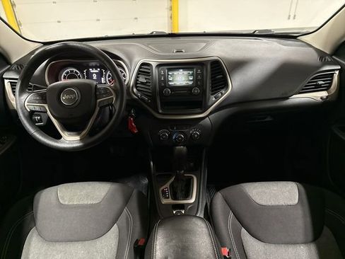 Used 2015 Jeep Cherokee Sport w/ Sport Appearance Group FWD image 10