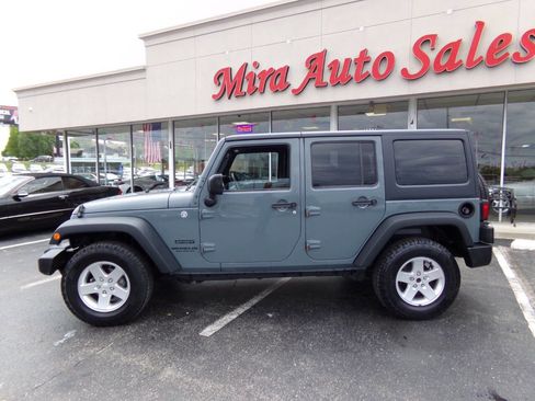 Used 2015 Jeep Wrangler Unlimited Sport w/ Quick Order Package 24S AWD/4WD image 2