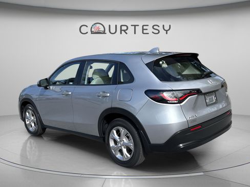 Used 2023 Honda HR-V LX image 5
