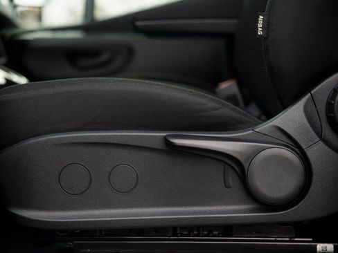 Used 2025 Mercedes-Benz Sprinter 2500 image 26