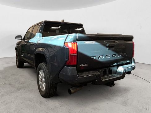 Certified 2025 Toyota Tacoma TRD Off-Road image 3