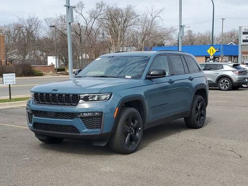 New 2026 Jeep Grand Cherokee Limited w/ Limited Altitude Package AWD/4WD image 2