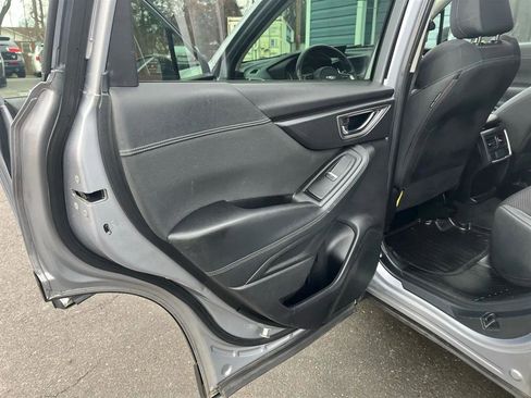 Used 2019 Subaru Forester Premium w/ All-Weather Package image 17