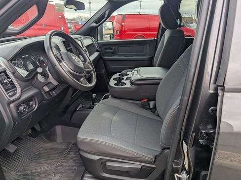 Used 2024 RAM 2500 Tradesman w/ Chrome Appearance Group image 14