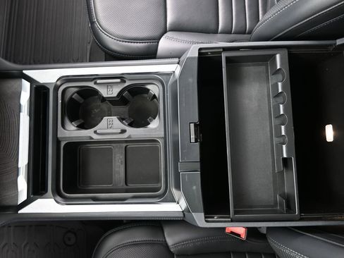 Used 2025 Ford F250 Platinum image 39