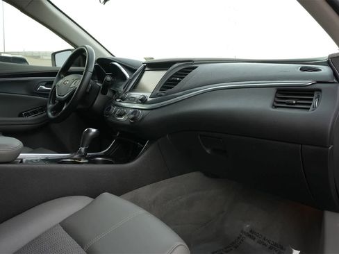 Used 2018 Chevrolet Impala LT image 22