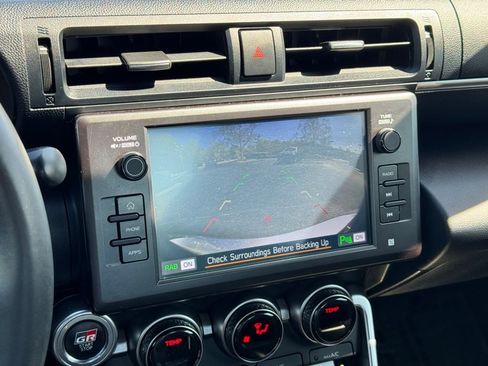 Used 2024 Toyota GR86 Premium w/ Performance Package image 33