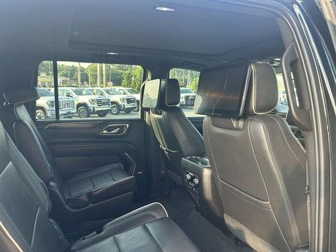 Used 2021 GMC Yukon XL SLT w/ Rear Media and Nav Package RWD image 12