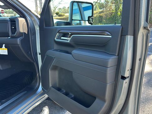 New 2026 Chevrolet Silverado 2500 LT image 12