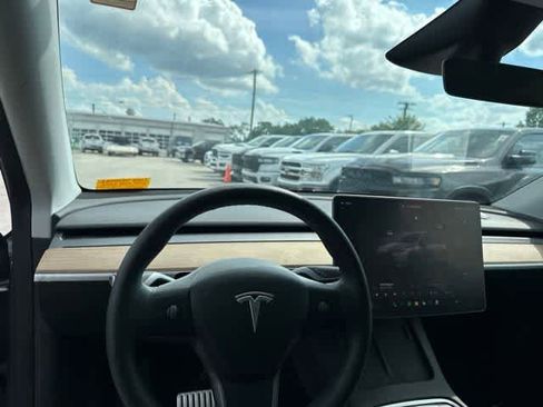 Used 2024 Tesla Model Y Performance AWD/4WD image 9