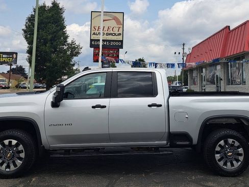 Used 2023 Chevrolet Silverado 2500 Custom w/ Custom Value Package AWD/4WD image 1