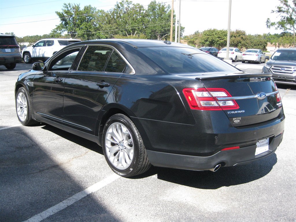 Used 2015 Ford Taurus Limited FWD image 5
