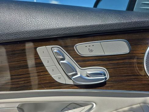 Used 2018 Mercedes-Benz C 300 Sedan image 15